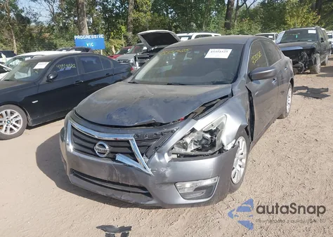 2015 Nissan Altima 2.5/2.5 S/2.5 Sl/2.5 Sv z USA, uszkodzony, nr VIN 1N4AL3AP4FC467900
